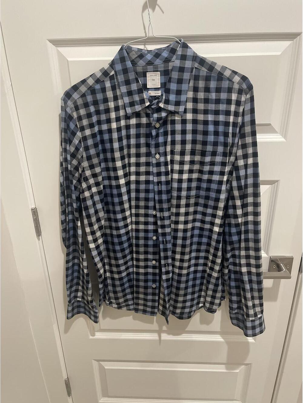 Gap Men's XL Blue and Black Checkered Long Sleeve Shirt